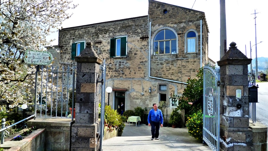 Hausherr Ferdinando empfängt uns