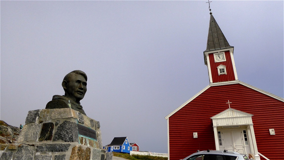 Vor der Domkirche - die Statue des Jonathan Petersen