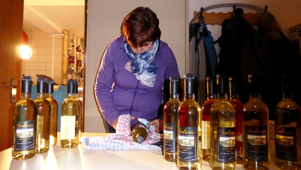 Die Etiketten werden aufgebracht !